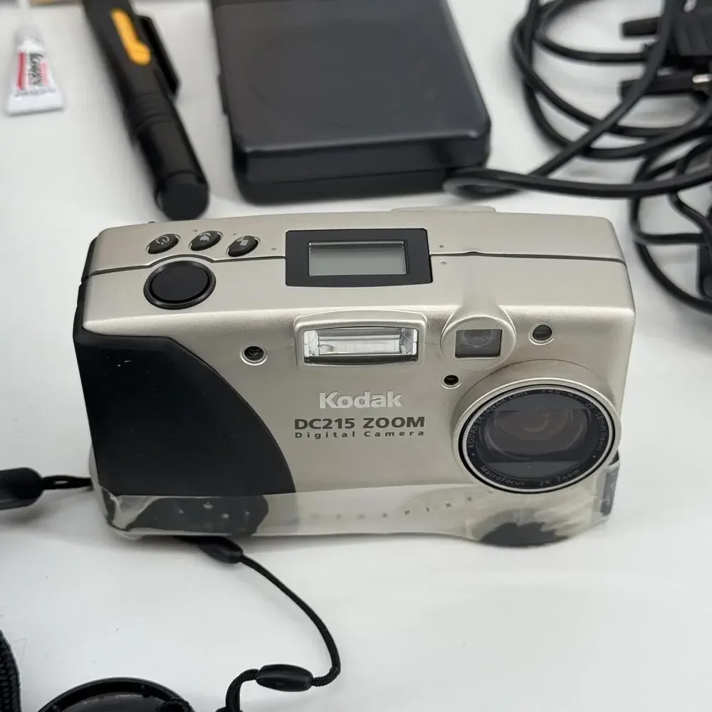 Vintage Kodak DC215 Zoom Digital Camera with Accessories and Hard Case #TM225
